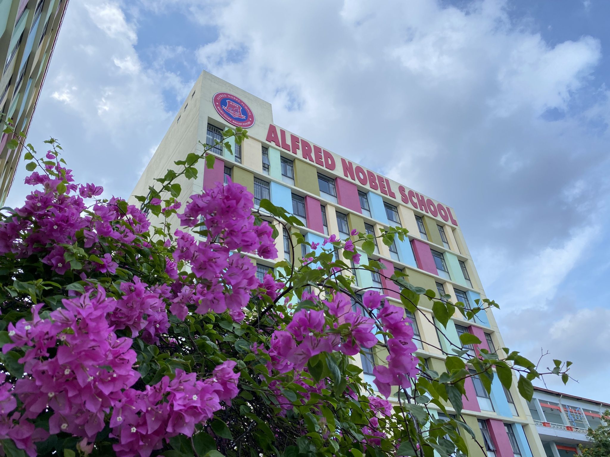 SÂN TRƯỜNG ALFRED NOBEL SCHOOL KHOE SẮC THẮM CHỜ ĐÓN NGÀY TỰU TRƯỜNG